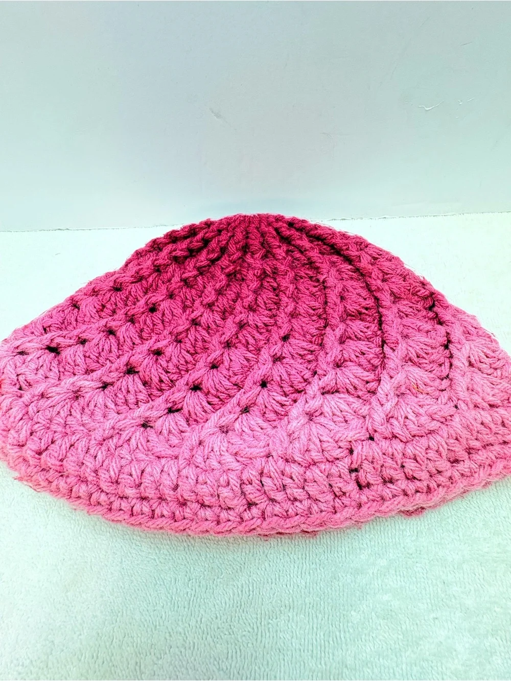 6for$20❤️ NWOT Handmade Pink Ombré Girls Crochet Beanie